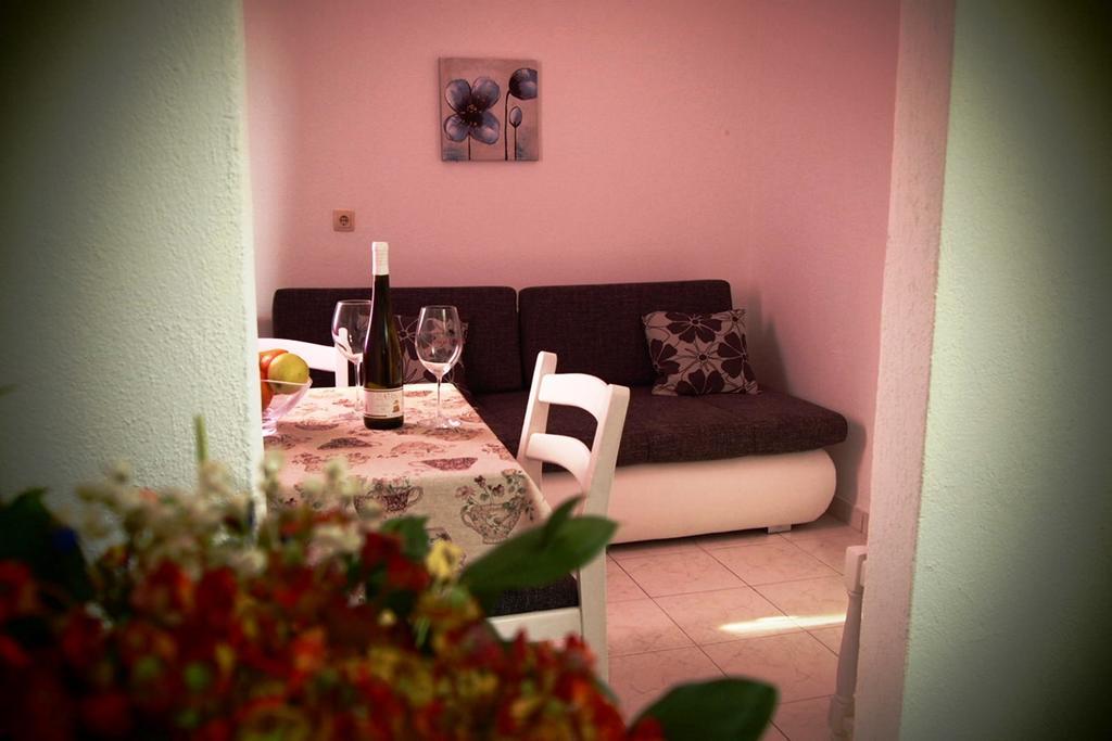 Apartment Old Town Макарска Стая снимка