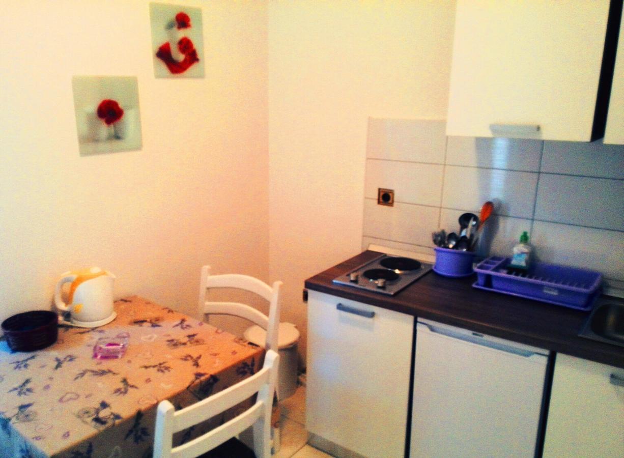 Apartment Old Town Макарска Стая снимка